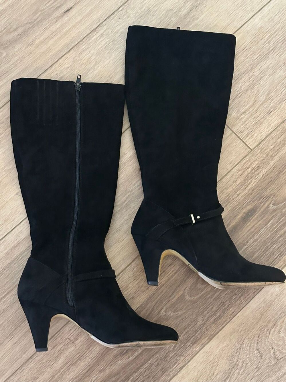 Bella Vita Women's Black Bucked Strap Sasha Round Toe Block Heel Boots Size 9M
